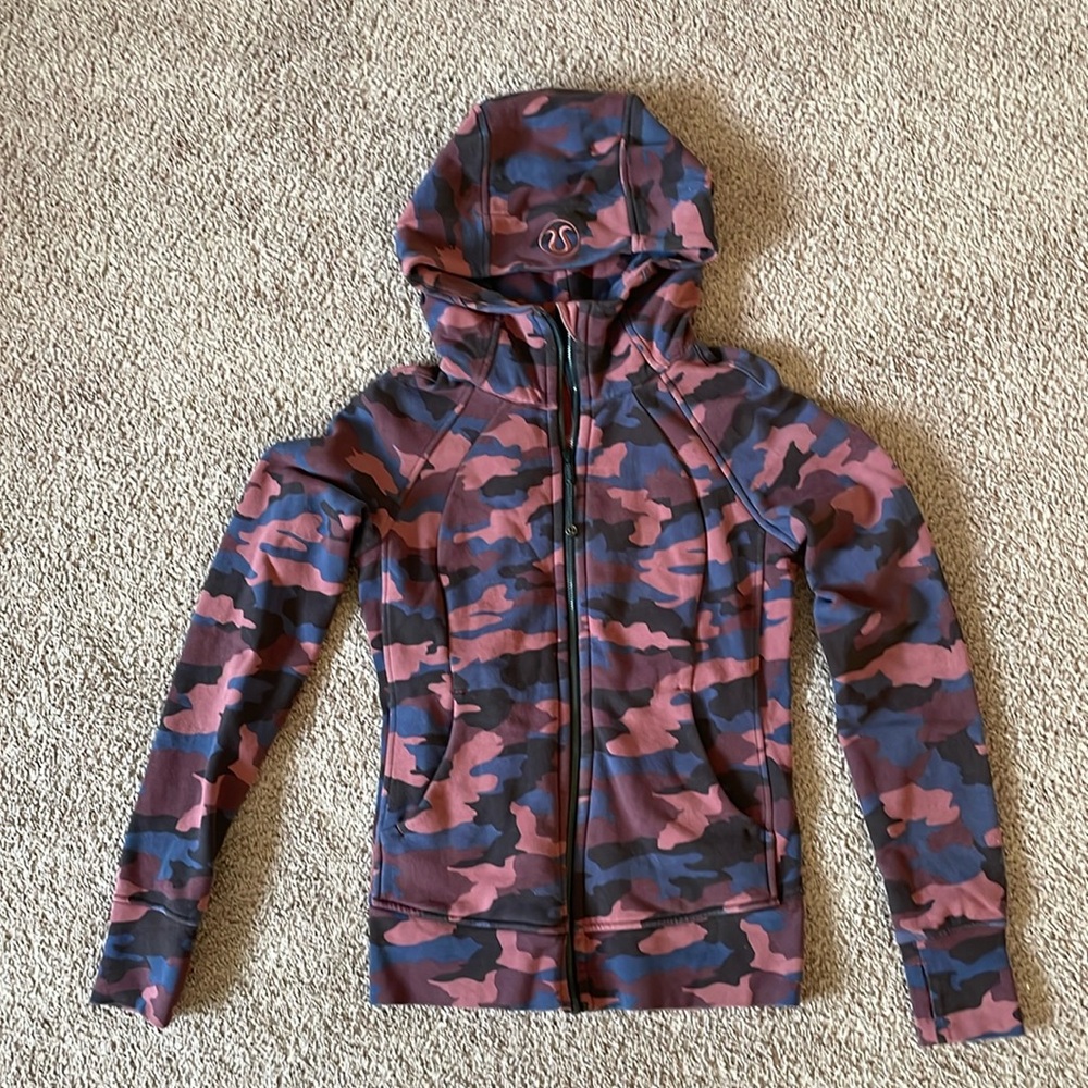 Lululemon Scuba Full Zip Hoodie Women’s Size 2 Camo
